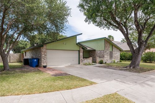 2353 Willow Dr, Portland, TX, 78374-3220 | Card Image