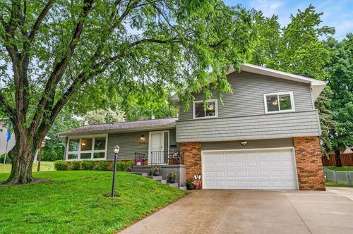 5318 Kingsbridge Rd, Madison, WI, 53714-3418 | Card Image