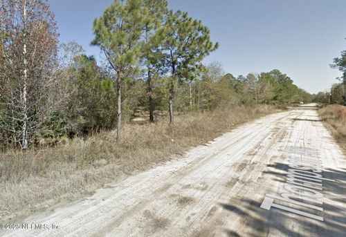 210 Thompson Ave, Interlachen, FL, 32148-7237 | Card Image