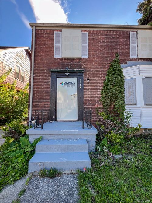 3945 Devonshire Rd, Detroit, MI, 48224-3633 | Card Image