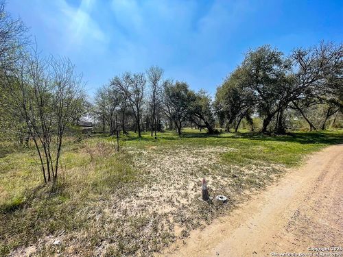 1305 W Huntington St, Beeville, TX, 78102 | Card Image