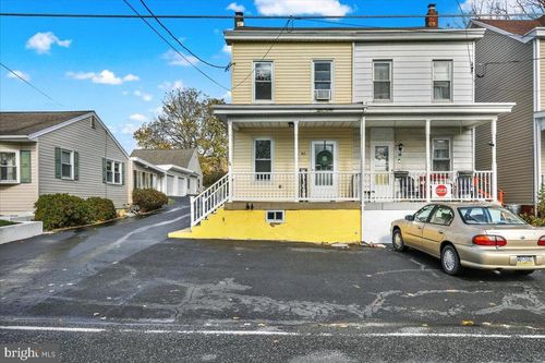 40 W Adamsdale Rd, SCHUYLKILL HAVEN, PA, 17972-8625 | Card Image