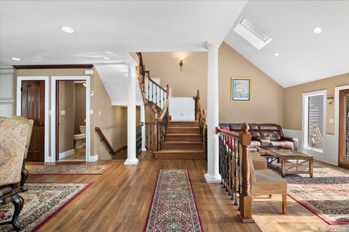 1 Windsor Court, Babylon, NY, 11701 | Card Image