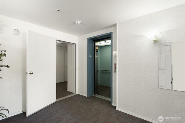 Main secure entry to elevator | Image 33