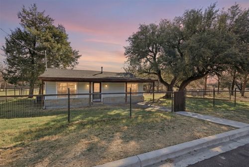 804 Van Winkle St, Weatherford, TX, 76086-2558 | Card Image