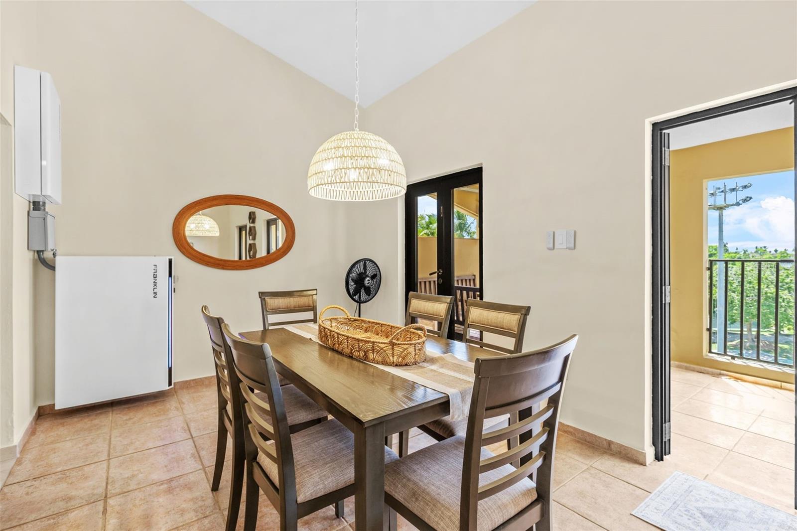 Residential en venta en HUMACAO, 100 CANDELERO RD, 1668 m²