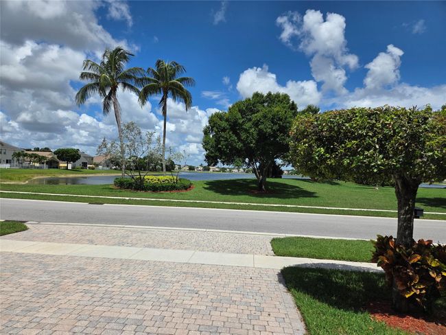 383 Berenger Walk, House other with 5 bedrooms, 3 bathrooms and null parking in Royal Palm Beach FL | Image 34