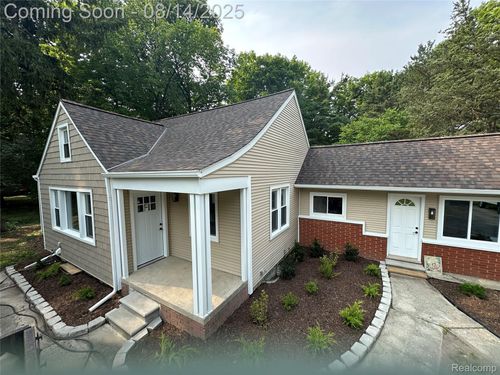 24220 Simmons Ave, Southfield, MI, 48033-2405 | Card Image