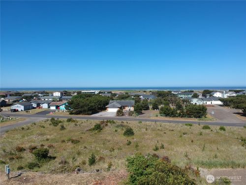 807 346th Pl, Ocean Park, WA, 98640-5848 | Card Image