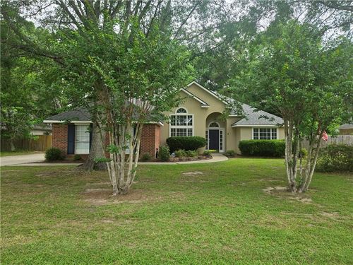 2050 White Myrtle Dr, Madisonville, LA, 70447-9479 | Card Image