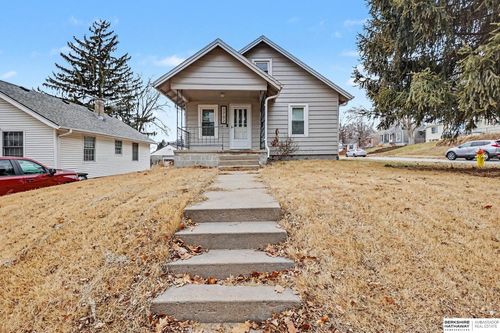 1702 S 49th St, Omaha, NE, 68106-2437 | Card Image