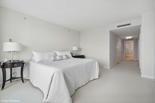 APT-5305 - 132 E Delaware Pl, Condo with 2 bedrooms, 2 bathrooms and 2 parking in Chicago IL | Image 11
