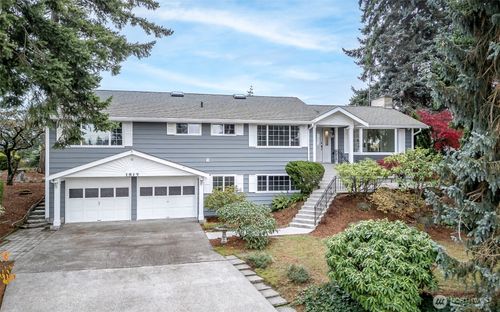 1517 126th Ave E, Edgewood, WA, 98372-1637 | Card Image