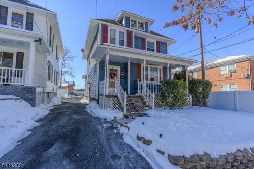 39 Hobart St, Ridgefield Park, NJ, 07660-1701 | Card Image