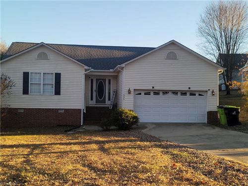 596 Colleen Dr, Thomasville, NC, 27360-0514 | Card Image