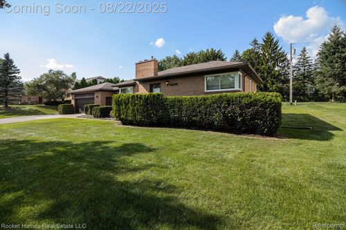 44620 W 11 Mile Rd, Novi, MI, 48375-1501 | Card Image