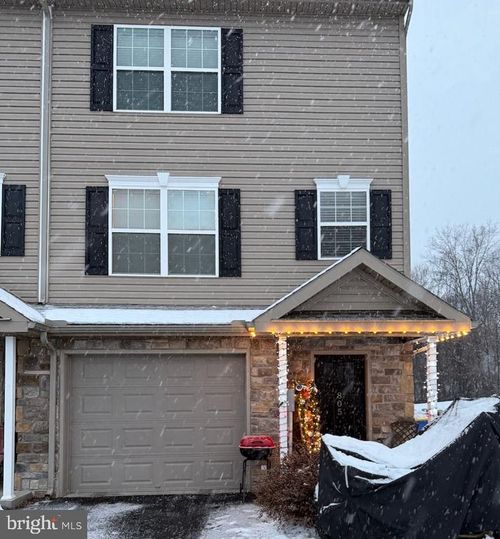 805 Gregs Dr, Harrisburg, PA, 17111-5558 | Card Image