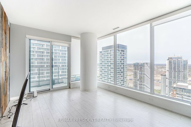 5702 - 5 Buttermill Ave, Condo with 3 bedrooms, 2 bathrooms and 1 parking in Vaughan ON | Image 16