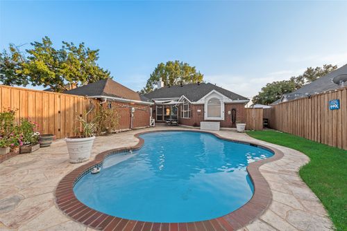 2304 Austin Dr, Mesquite, TX, 75181-1736 | Card Image
