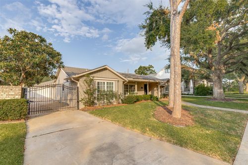 5738 Reamer Street, Houston, TX, 77096 | Card Image