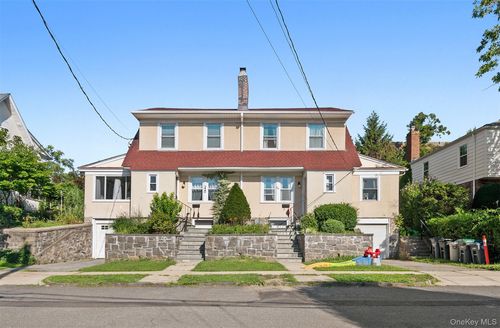 222-220-222 Carol Ave, Pelham, NY, 10803-1804 | Card Image
