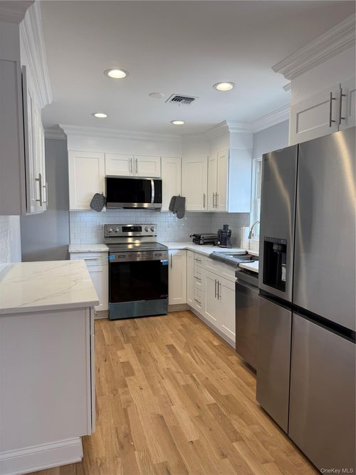 165 Lynbrook Dr, Mastic Beach, NY, 11951-4411 | Card Image