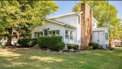 300 S State St, Wellington, OH, 44090-9003 | Card Image