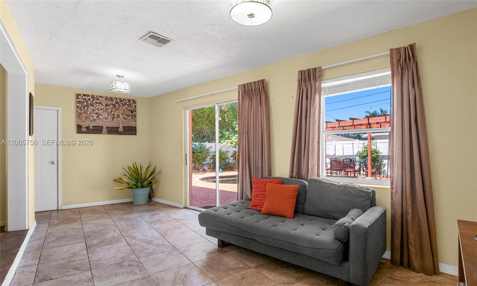 Residential in Largo 5