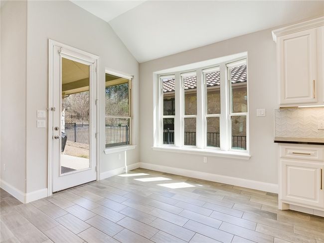 305 Maxwell Way, House other with 4 bedrooms, 3 bathrooms and 4 parking in Austin TX | Image 5
