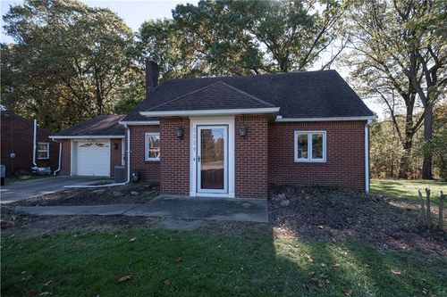 5209 Glenwall Dr, Aliquippa, PA, 15001-4913 | Card Image