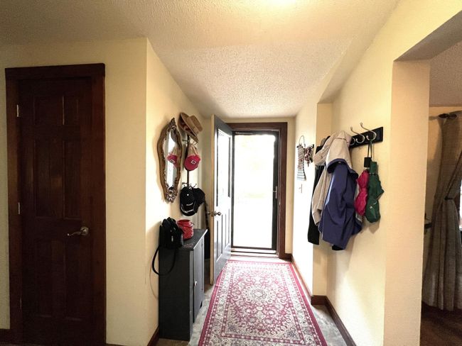 Entryway centrally located | Image 15
