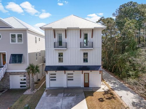 42 Enclave Pl, Pawleys Island, SC, 29585-5930 | Card Image