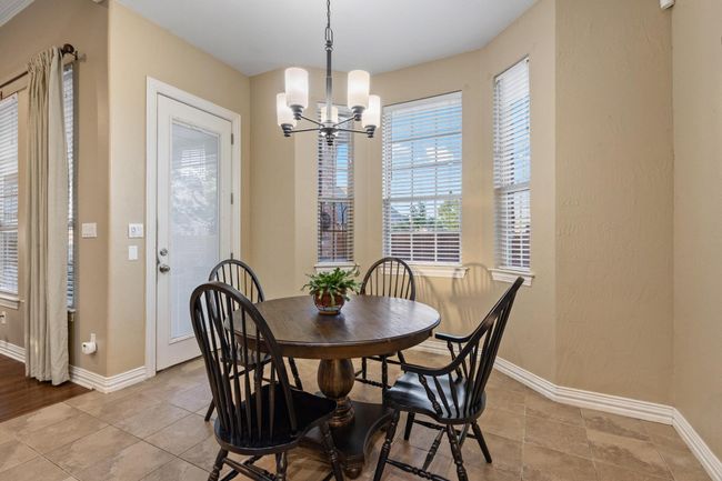 View and entry to the inviting outdoor living space. | Image 15