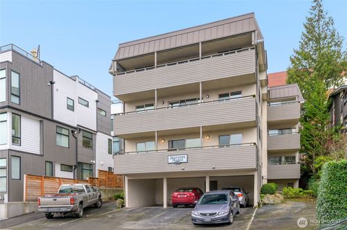 2318 Yale Avenue E, Seattle, WA, 98102 | Card Image