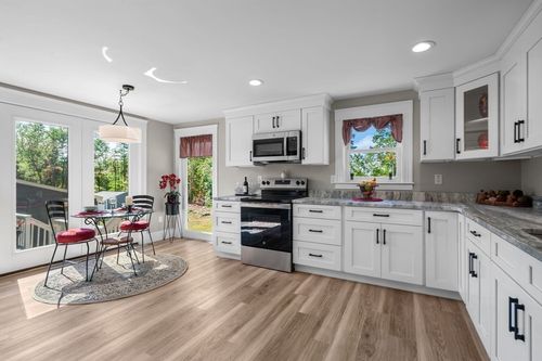 58 Main St, Plaistow, NH, 03865-3007 | Card Image