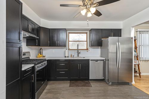 191 Hawthorne St, Mastic, NY, 11950-4617 | Card Image