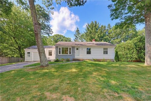 15 Austin Dr, Cumberland, RI, 02864-1529 | Card Image
