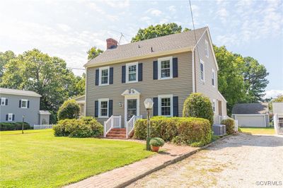 Gravel driveway, Detached Garage | Image 2