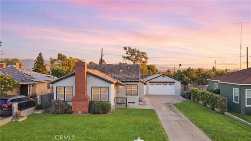 896 Valencia Dr, Colton, CA, 92324-2157 | Card Image
