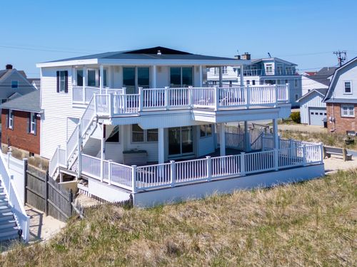 103 Ocean Dr, Seabrook, NH, 03874-4735 | Card Image