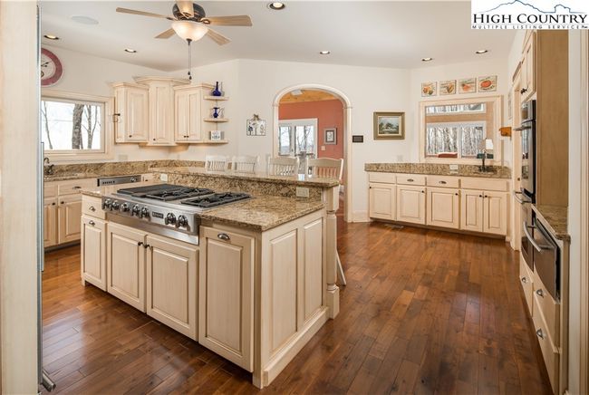 1902 Elk Creek Mountain Pkwy, House other with 4 bedrooms, 5 bathrooms and null parking in Todd NC | Image 11