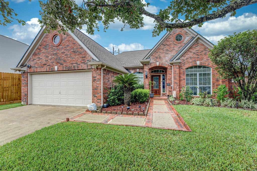 Springdale Dr, Pearland, TX 77584