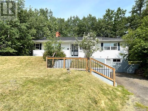 13 Poplar Rd, Grand Falls-Windsor, NL, A2A1V4 | Card Image