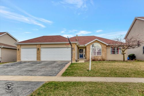 325 Hunters Dr, Beecher, IL, 60401-5126 | Card Image