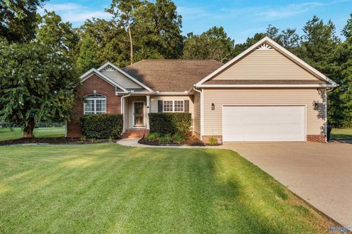 103 Hiawatha Pl, Rainbow City, AL, 35906-8505 | Card Image