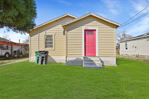 front-10001 Lucore Street, Houston, TX, 77017 | Card Image