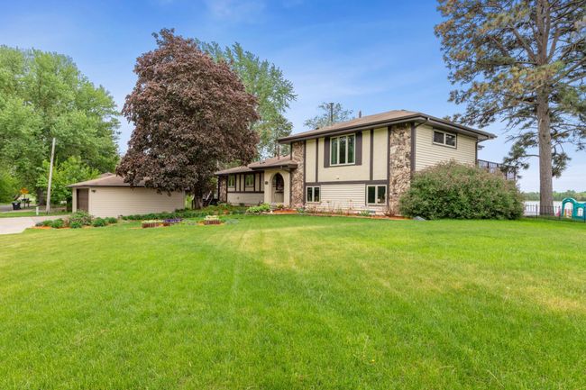 Spectacular 4 bedroom 3 bathroom home on Ham Lake! | Image 45