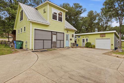 364 Old 71, Cedar Creek, TX, 78612-3490 | Card Image