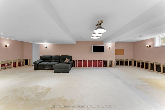 254 Lakeshore Rd, House other with 3 bedrooms, 2 bathrooms and 4 parking in Huntsville ON | Image 33