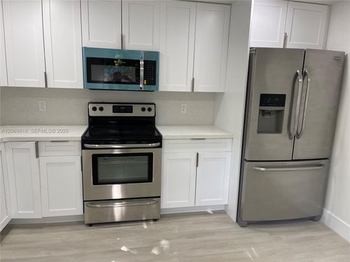 3-1708 Taft St, Hollywood, FL, 33020-2890 | Card Image